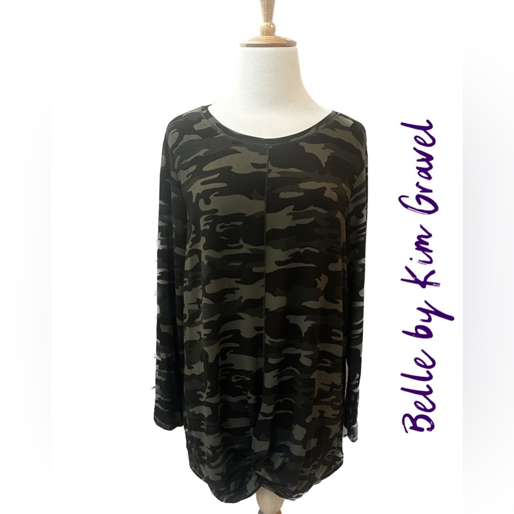 Belle by Kim Gravel Women’s Camo 1X Lounge Front
Twist Hem Top New Without Tags